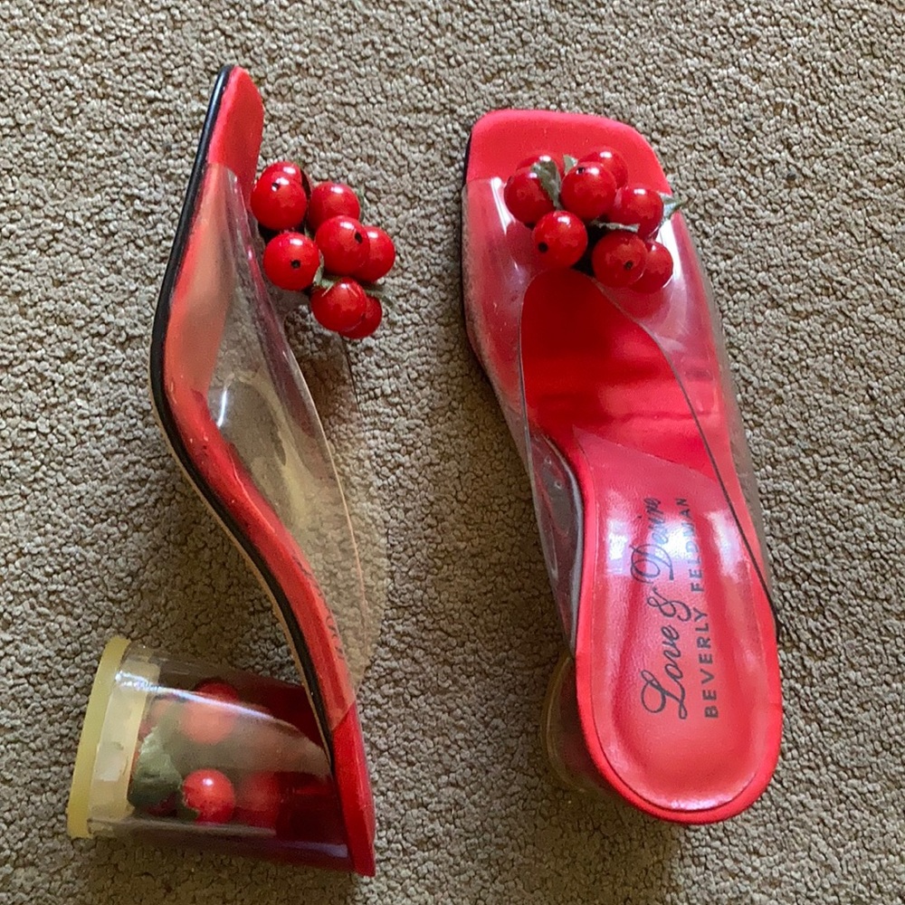 Beverly Feldman Love & Desire cherry motif block heels mules size 7